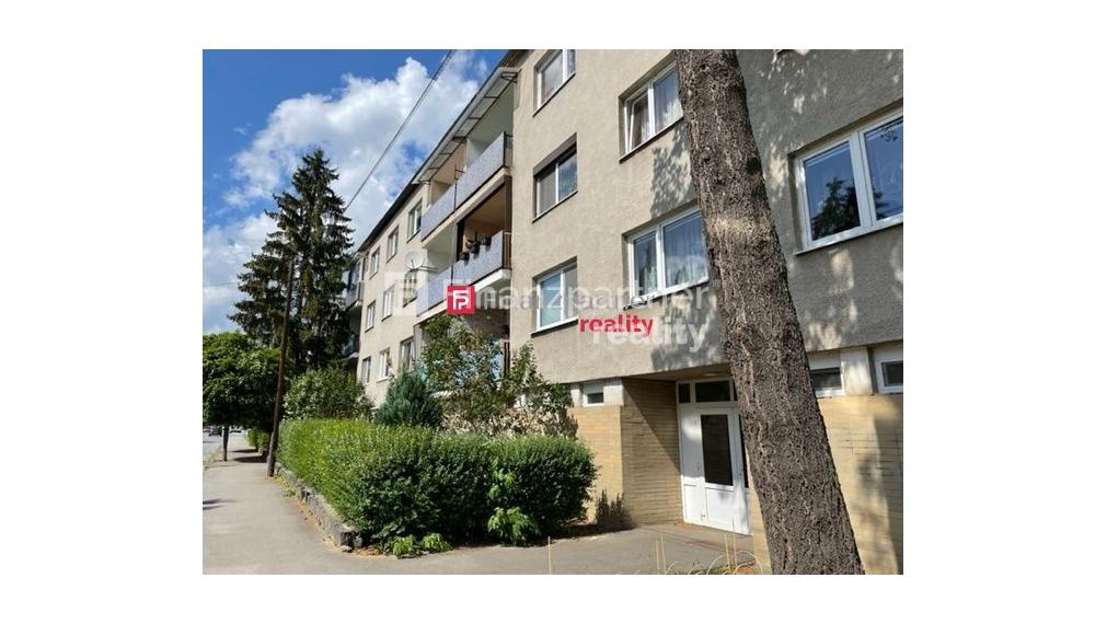 Tehlový 3 izb.byt  v úplnom cenetre mesta s 2 loggiami (F226-113-ANM3)