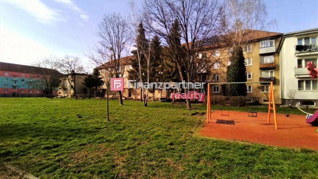 PREDANÝ: BEST LOKALITA, 2-IZBÁK K REKONŠTRUKCII