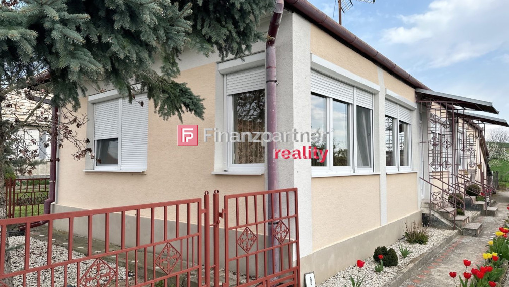 Exkluzívny predaj vidieckeho domu v obci Sečianky.