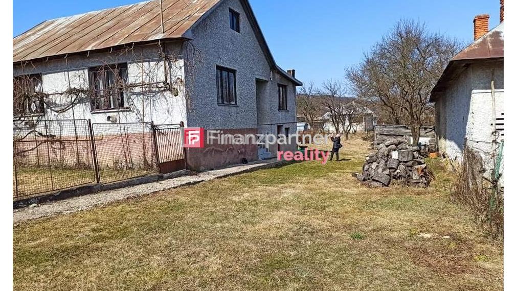 Rodinný dom s pozemkom.v Hrabovci