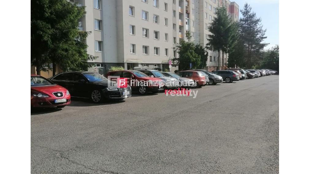 PREDAJ 3 - izbového bytu bez potreby investície, rezervovaný