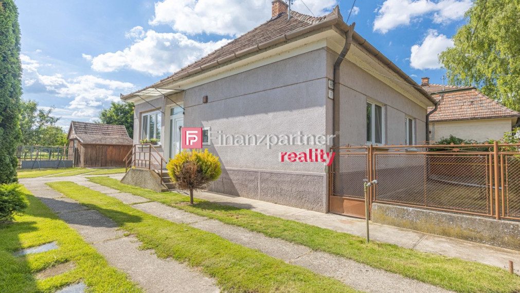 Rezervované (F030-123PEFU) Pekný zrekonštruovaný rodinný dom v obci Jahodná (okres Dunajská Streda)
