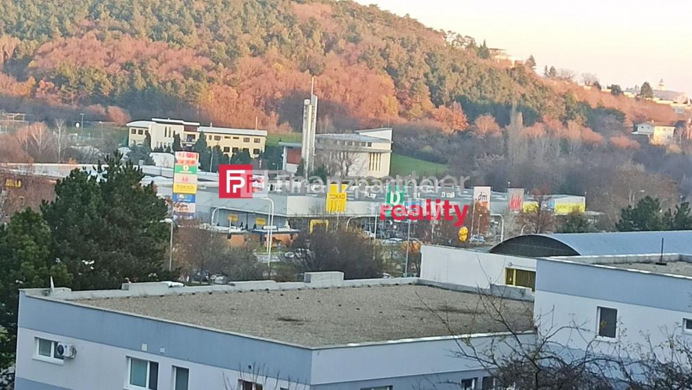 REZERVOVANÉ ! 2 izbový veľkometrážny byt Nitra - Klokočina