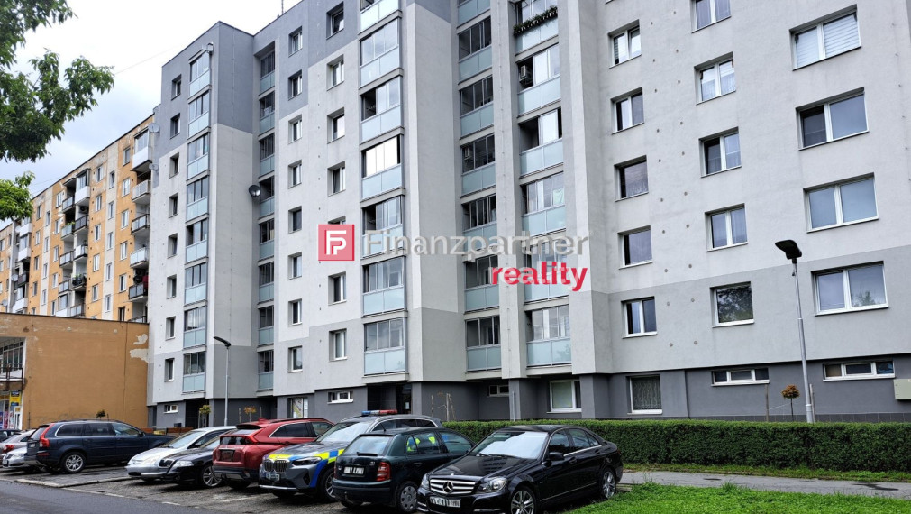 Na predaj priestranný 2-iz. byt s výnimočnými benefitmi – Snina, centrum mesta