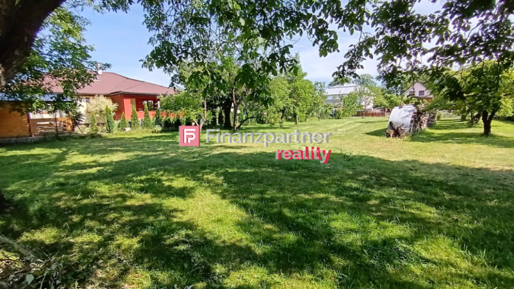 Na predaj pozemok v Strážskom