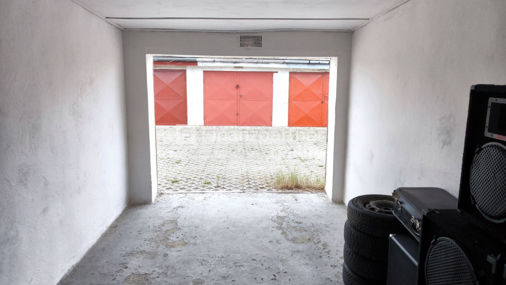 predaná GARÁŽ NA LABORECKEJ, výborný stav a lokalita