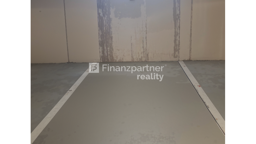 (Rezervované) Bezpečné parkovacie miesto s diaľkovo ovládanou garážovou bránou na Silvánovej 25 v Pezinku