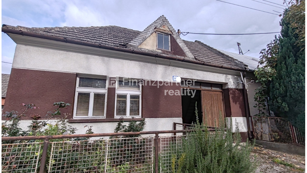 Rezervé! Starší rodinný dom Bzince pod Javorinou