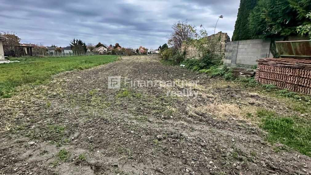 Stavebný pozemok 4702 m² v obci Trstice, Galanta