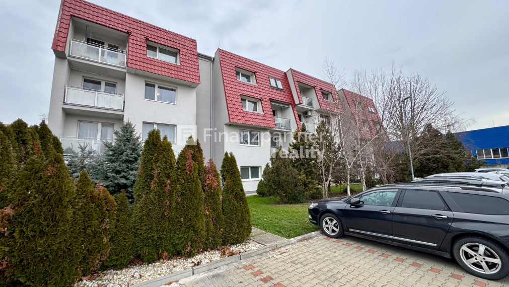 REZERVOVANÉ :3-izb. byt s loggiou, garážou a vlastným parkovaním – Cífer