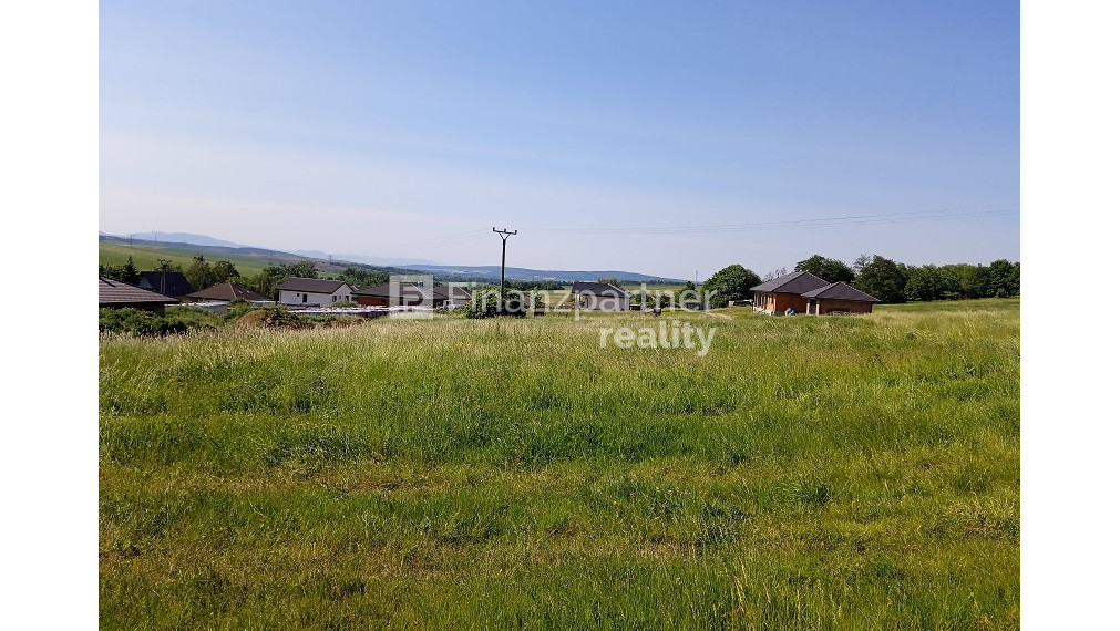 Ponúkame na predaj pozemok v celku 3960 m2 (F006-14-MATO)