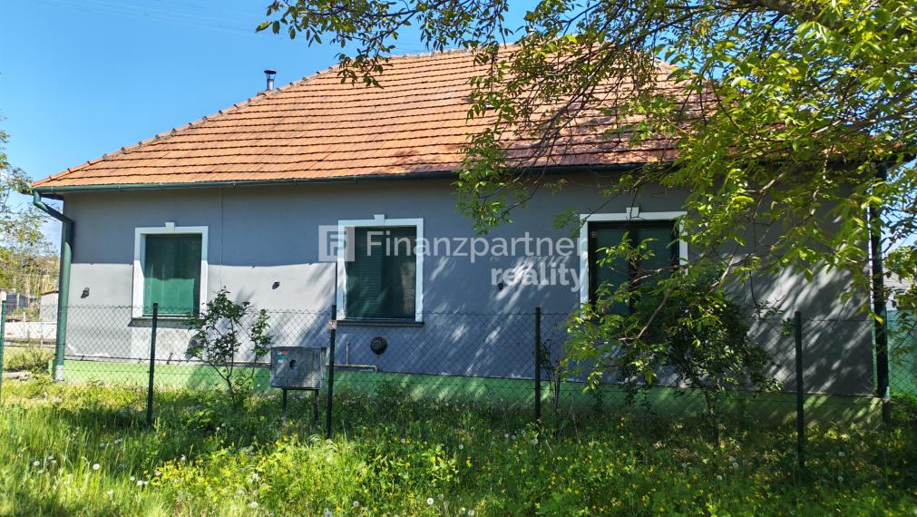 (F004-012KAPE) 3-izbový rodinný dom obec Kravany nad Dunajom