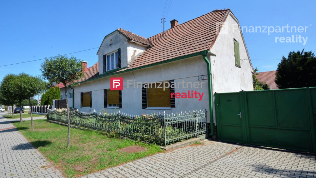 Predaj pôvodného gazdovského domu s veľkým pozemkom - Vysoká pri Morave.