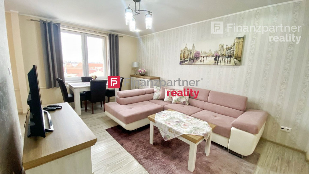 EXKLUZÍVNE ponúkam na prenájom 3 izbový byt v centre Dunajskej Stredy (F012-213-PEMA)