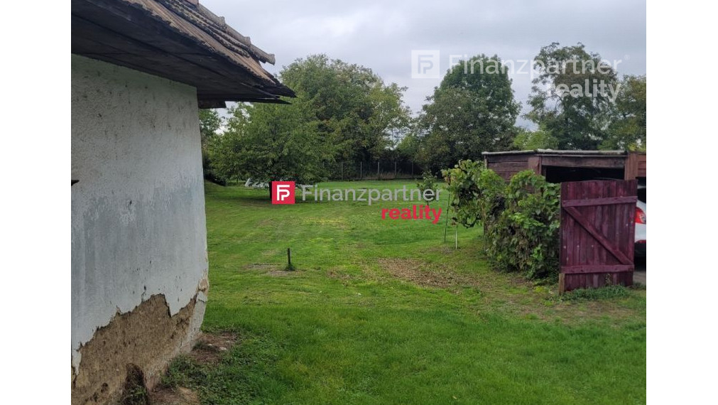 Ponúkame Vám na predaj pozemok v Šuranoch