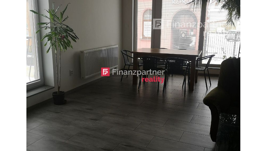 Na prenájom exkluzívny byt pre 4-6 pracujúcich, študentov, ukrajinských občanov, úžítková plocha:100 m2 priamo v centre mesta.