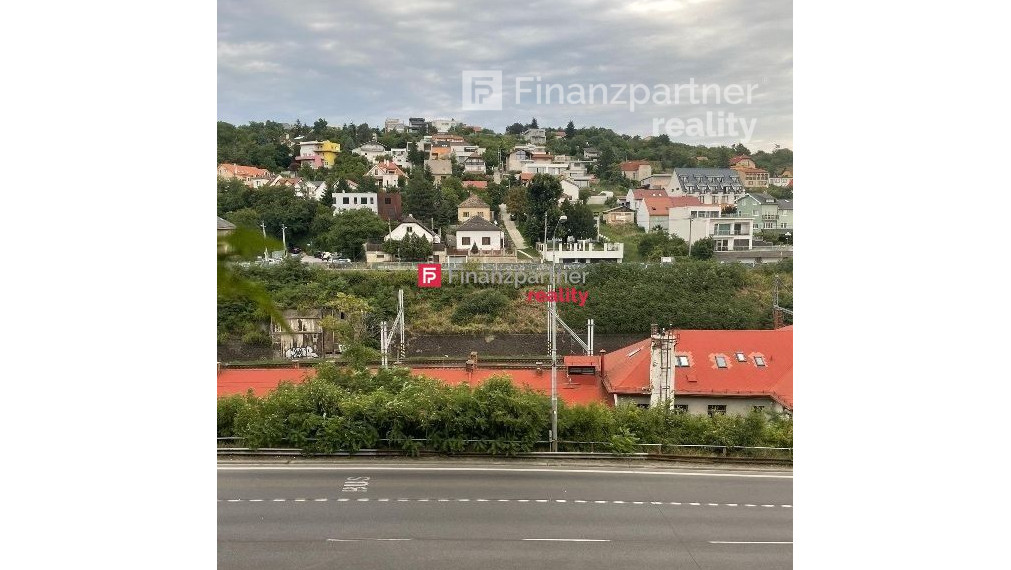 Ponúkame na predaj stavebný pozemok v Bratislave