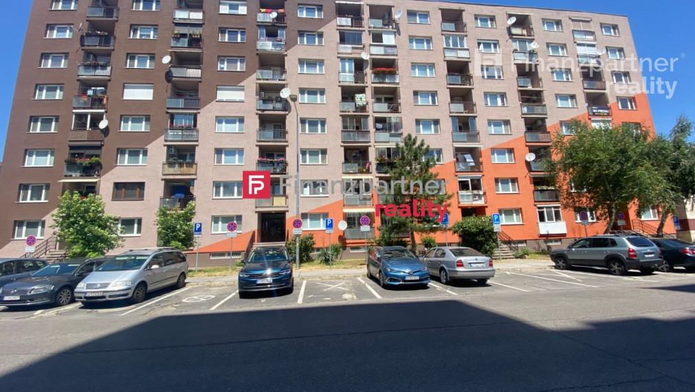 Exkluzívne ,,Slnečný priestranný byt v Senci na Kollárovej ulici´´