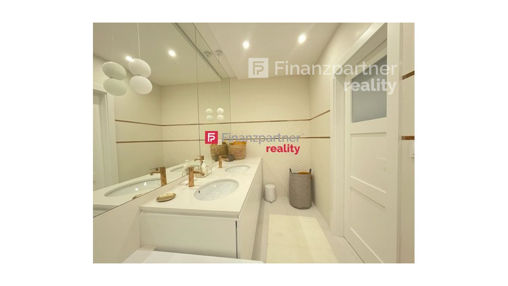 “rezervovany” Luxus, modernosť dôvtipnosť -štýlový luxusný 2 izbový byt 5km od R4 (F380-112-ANM)