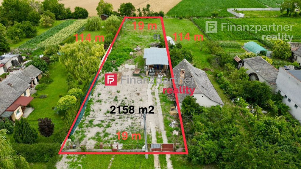 Nehnuteľnosť Holice - Na predaj stavebný pozemok o rozlohe 2 158 m²