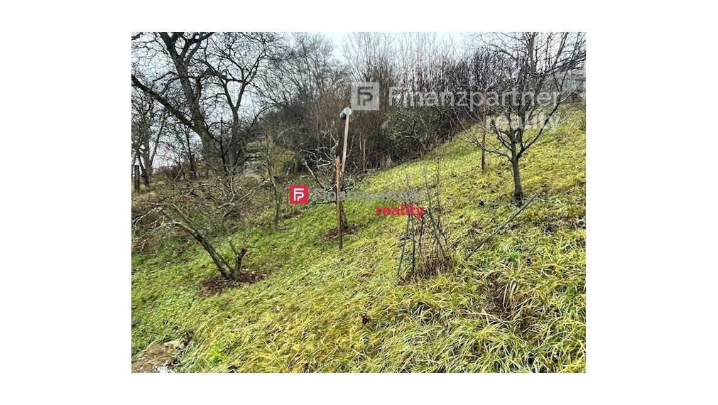 Rezervované - Extravagantný minimalistický stavebný pozemok na zaujímavom mieste v Prešove (F567-14-ANMi)