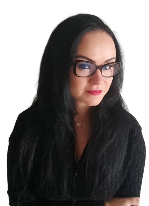  Lenka Kavuľová... 