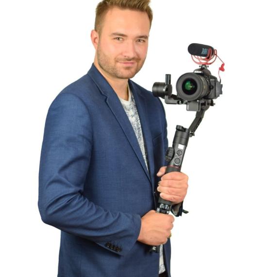  Roman Warchol .art DiS