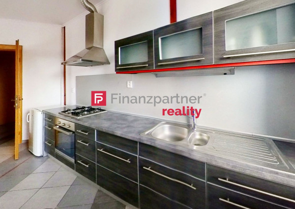Exkluzívne na prenájom priestranný 2 izbový apartmán, byt priamo v centre mesta Michalovce