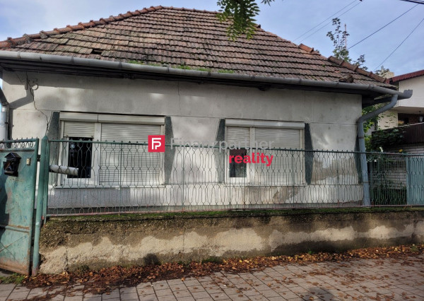 EXKLUZÍVNE Ponúkame Vám na predaj rodinný dom v obci Dvory nad Žitavou