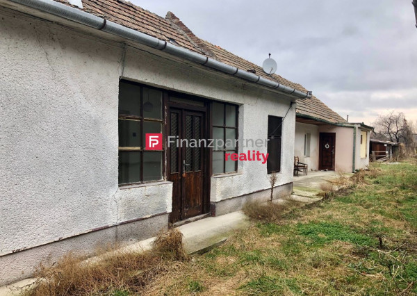 Exkluzívne Vám ponúkame  na predaj rodinný dom v Tvrdošovciach .