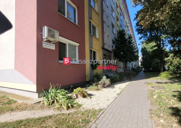 Ponúkame Vám na predaj 3 izbový byt v Nových Zámkoch