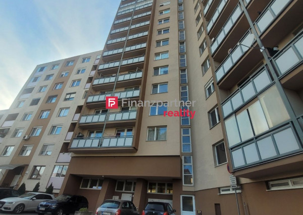 Ponúkame Vám na predaj 2 izbový byt v Nových Zámkoch