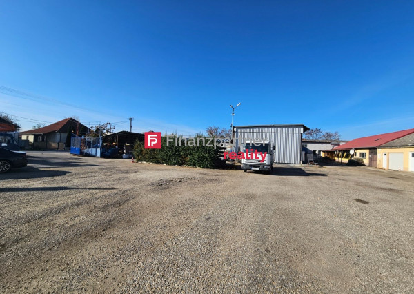 Na PRENÁJOM areál s výrobnou halou, kancelárskymi a skladovými priestormi vo Veľkých Dvorníkoch - CENA DOHODOU