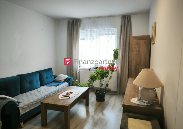 Priestranný 2,5-izbový byt v Kráľovom Brode s parkovaním a príjemným dvorom