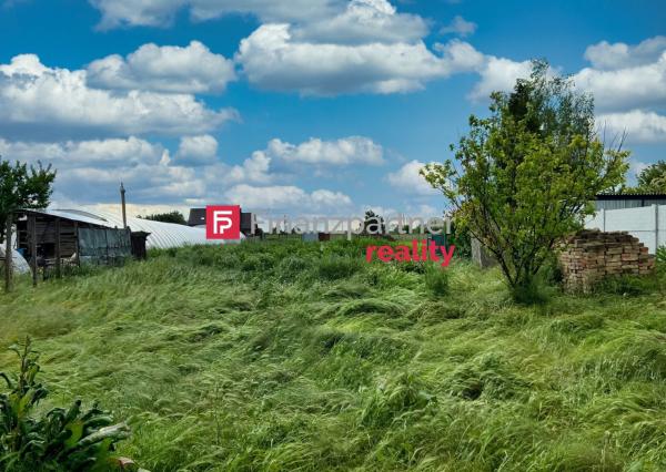 Stavebný pozemok, 1065 m2, Tvrdošovce, Nové Zámky