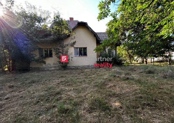 Skvelá investičná príležitosť - Rozsiahly pozemok s možnosťou výstavby polyfunkčného objektu! (F024-012-ESJA)