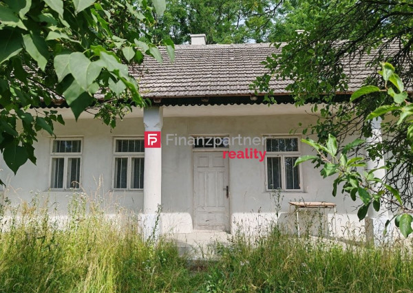 Historický rodinný dom na polosamote,pozemok 3930 m2, Borský Mikuláš