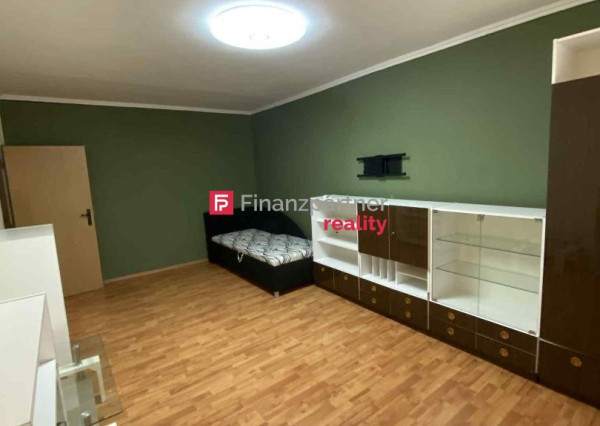 PREDANÉ - Exkluzívne na predaj priestranný 2-izbový byt v centre Svidníka