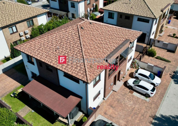 Na predaj slnečný 3-izbový byt s balkónom a parkovaním