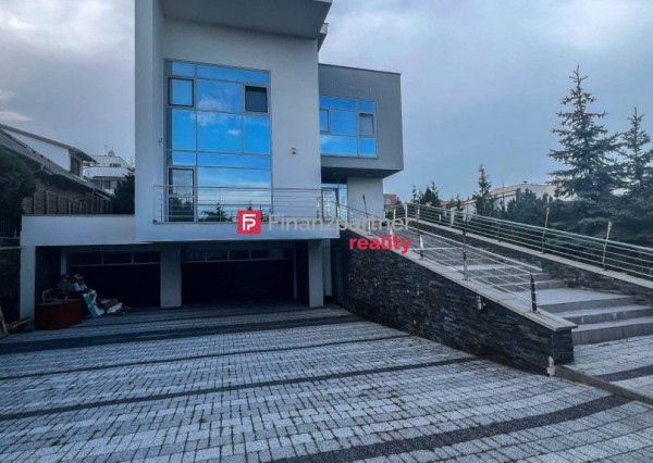 Exkluzívna 8 izbová rezidenčná vila, Bratislava - Koliba