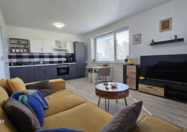 Moderný 2-izbový byt s perfektným výhľadom v Hamuliakove!