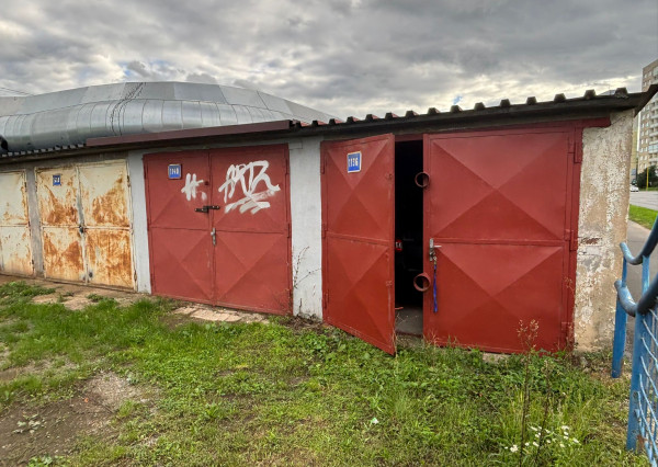 Na predaj garáž