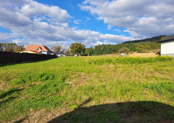 PREDAJ - SLNEČNÝ POZEMOK V JASENOVE – IDEÁLNE MIESTO PRE VÁŠ NOVÝ DOMOV