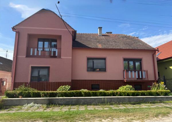 SUPER CENA! 6-izbový rodinný dom s garážou, v obci Dojč