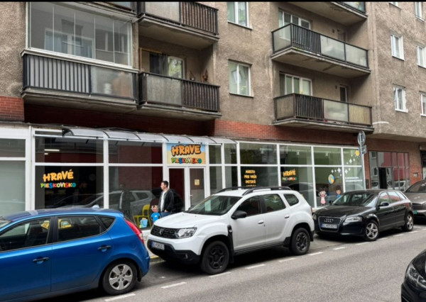 Komerčné a prevádzkové priestory v m.č. BA-Nové Mesto