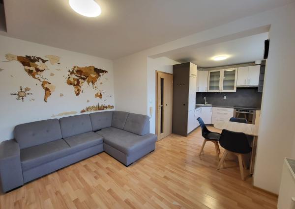 Prenájom priestranného mezonetového bytu v Senci – Považská