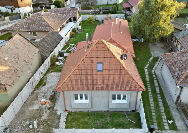 Na predaj priestranný 6-izbový rodinný dom v tichej lokalite