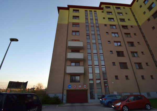 Priestranný 4-izbový byt s krásnymi výhľadmi – Karlova Ves