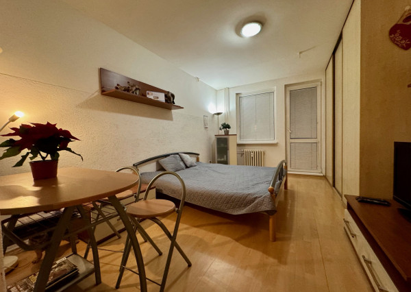 SKVELÁ INVESTÍCIA: Garsónka s balkónom a pivnicou  Trnava,  V. Clementisa – Ihneď zarábajúca nehnuteľnosť!