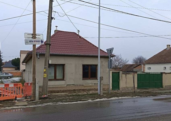 (F002-012-GEKAa) 4 izbový rodinný dom v Kolárove